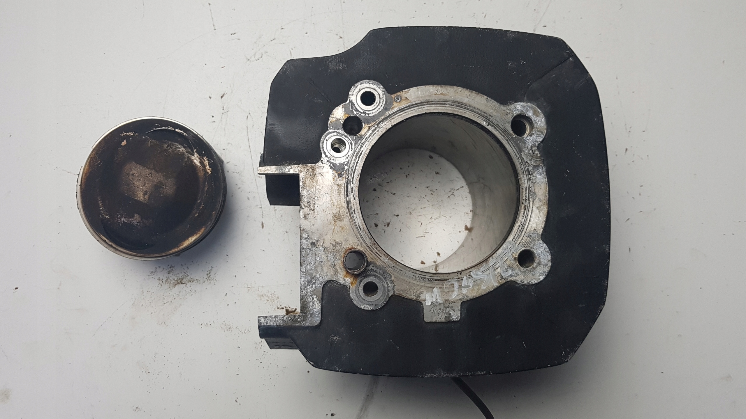 ПОРШЕНЬ ЦИЛИНДРА DUCATI MONSTER 696 600