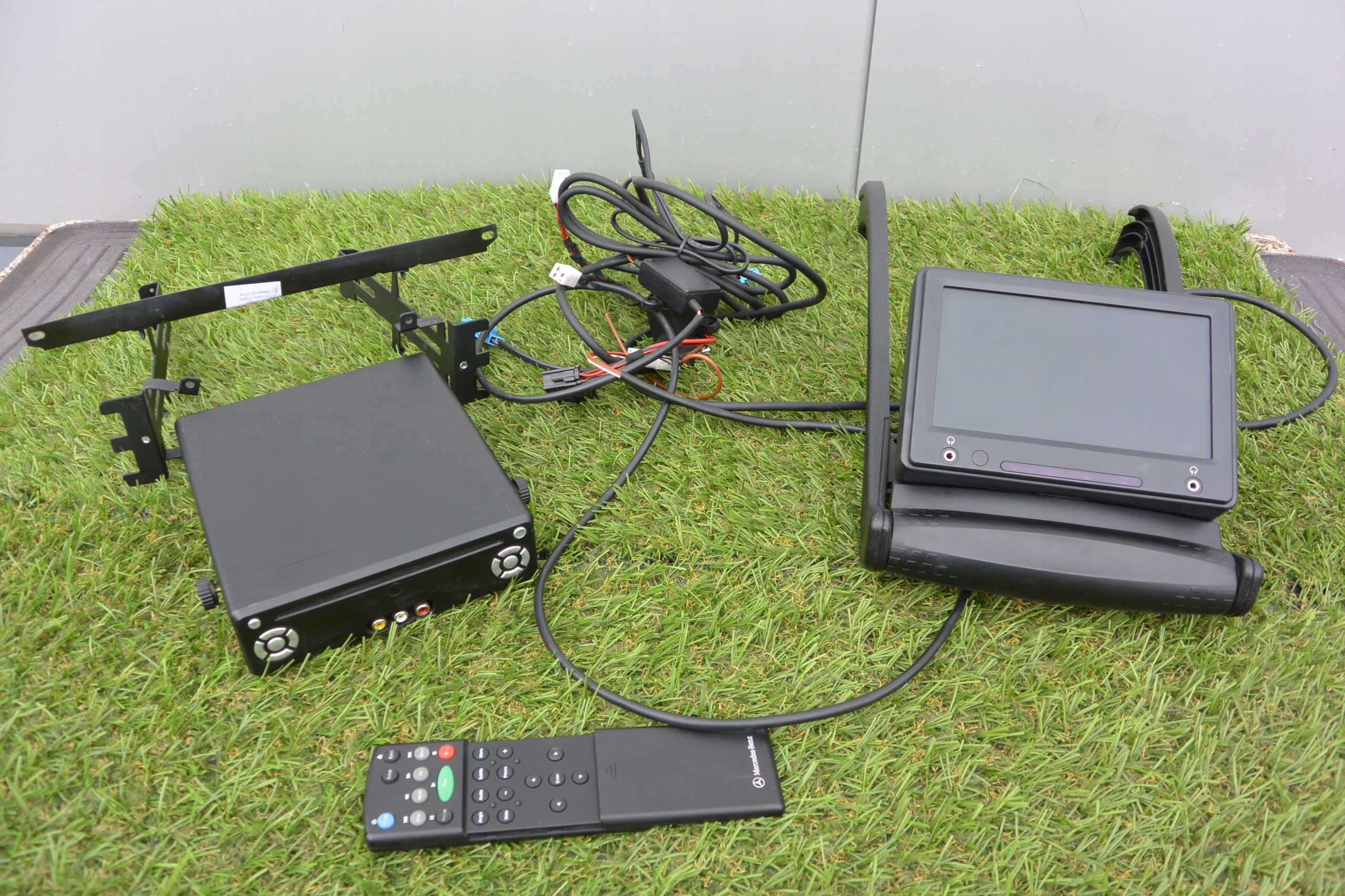 MERCEDES ML W164 DVD MONITOR WYSWIETLACZ KPL GL X1