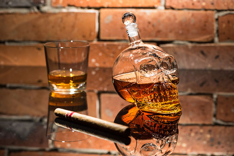 KARAFKA CZASZKA CZACHA 700 ML DO WHISKY WÓDKI Rodzaj karafka