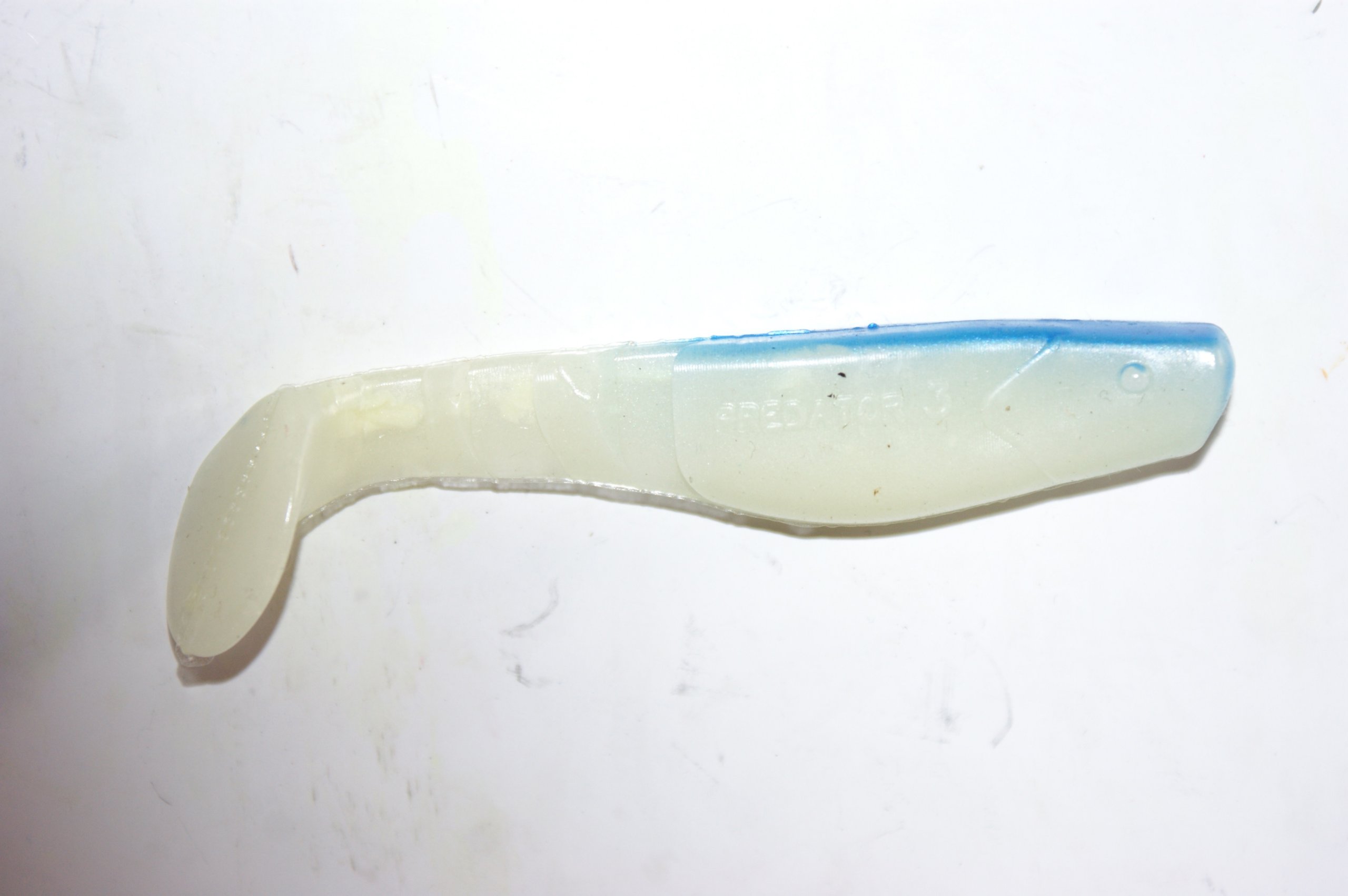 

Manns Predator nr 00 35mm Perła fluo z nieb. grzbi