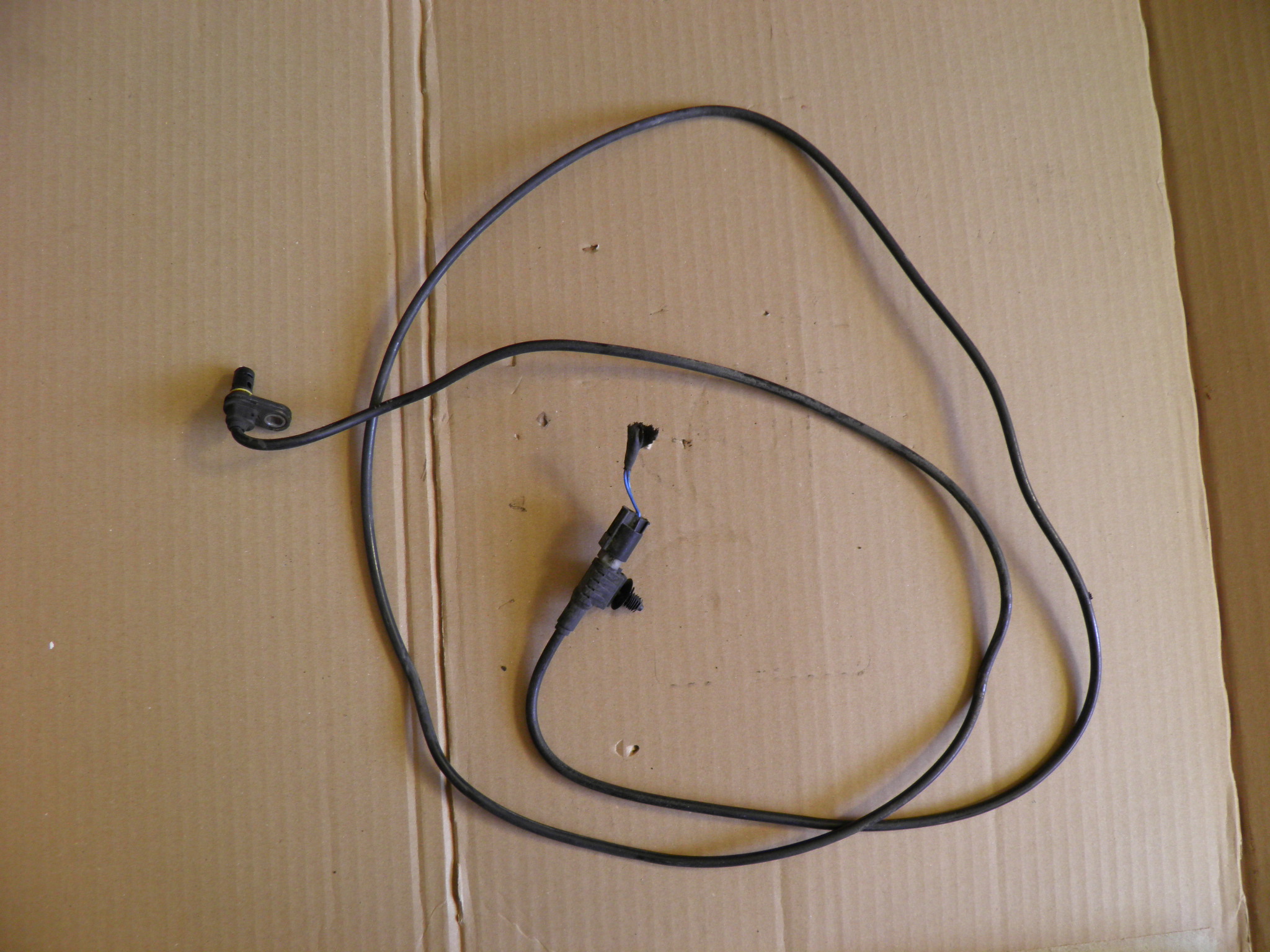 9065400217 - SPRINTER 906 CRAFTER датчик ABS задній P A9065400217