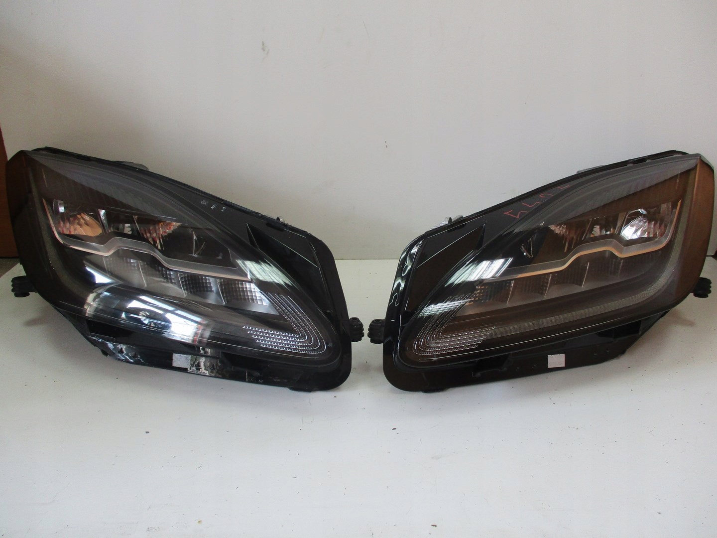 Фара ПОЛНЫЙ КОМПЛЕКТ LED JAGUAR Е-PACE J9c3-13w030-DC ЛЕВА