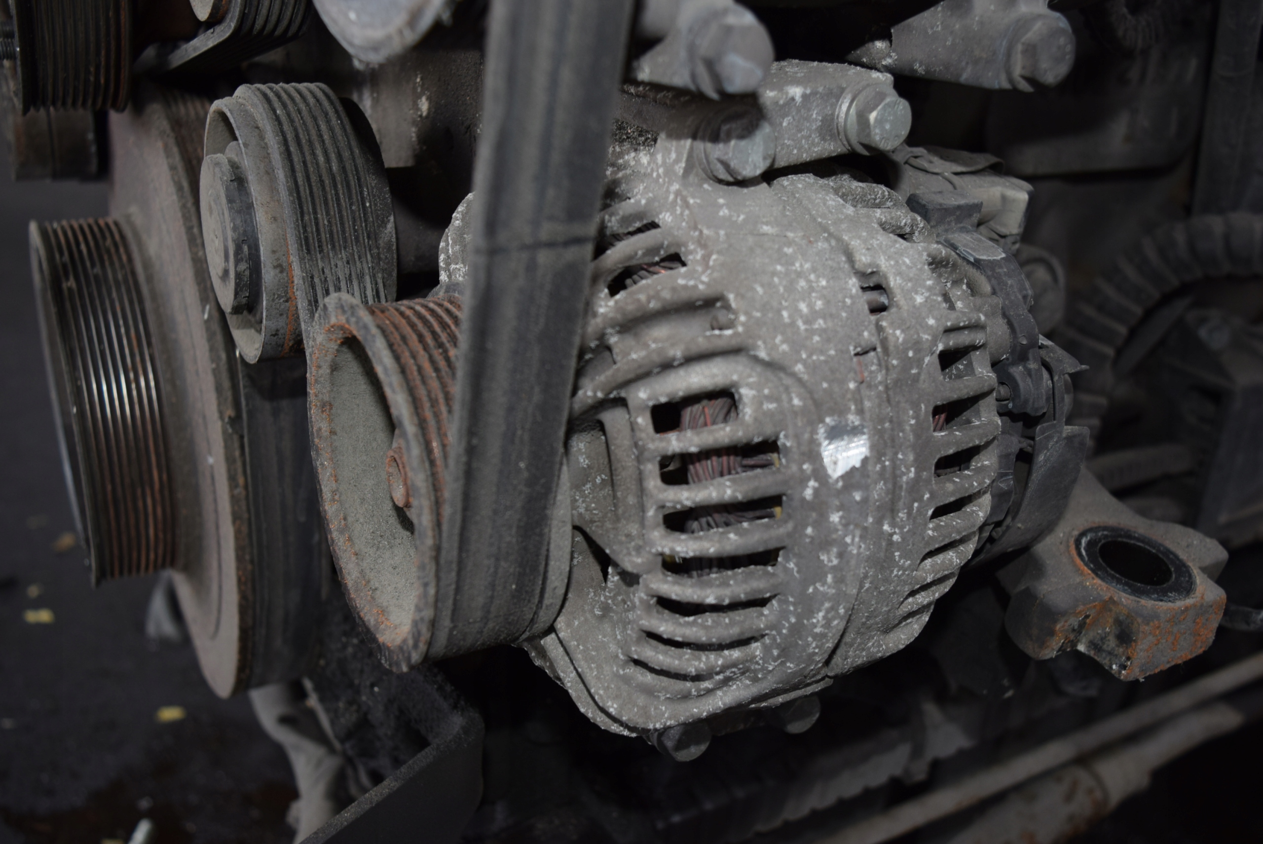 Как снять щетки на генераторе daf 105
