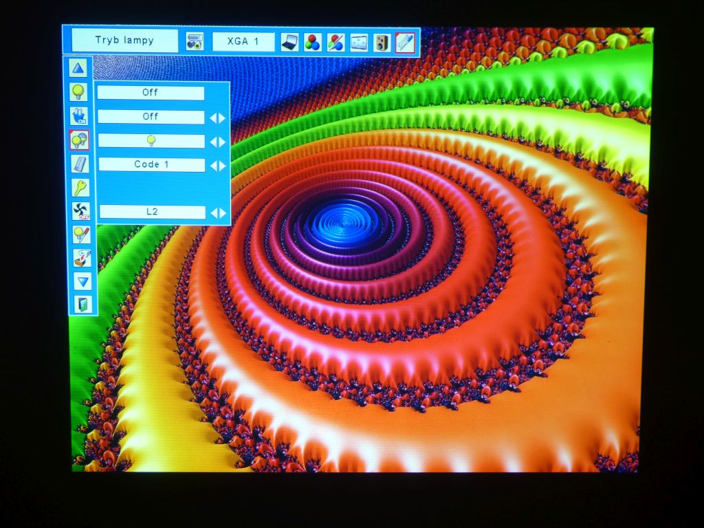 PROJEKTOR RZUTNIK SANYO PS4 FILM KINO XBOX PREZENT Żywotność lampy w trybie normalnym 4000 h
