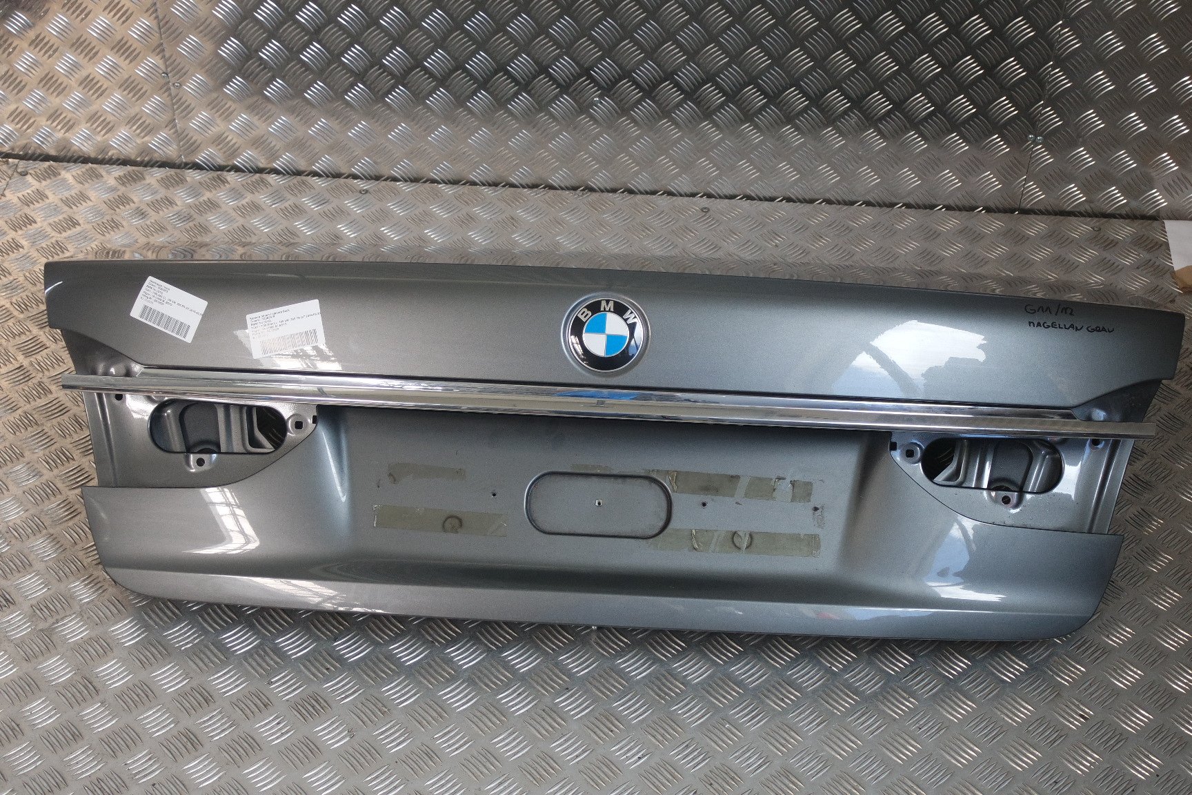 KLAPA BAGAZNIKA BMW G11 MAGELLAN GREY C26