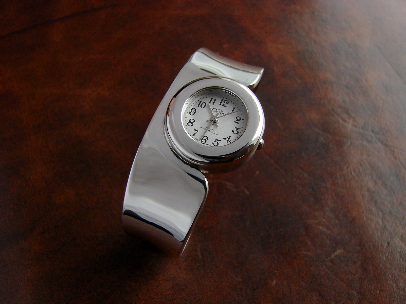 ZE SREBRA KOMUNIA MAŁY ROZMIAR Z ZEGARKIEM Model AG