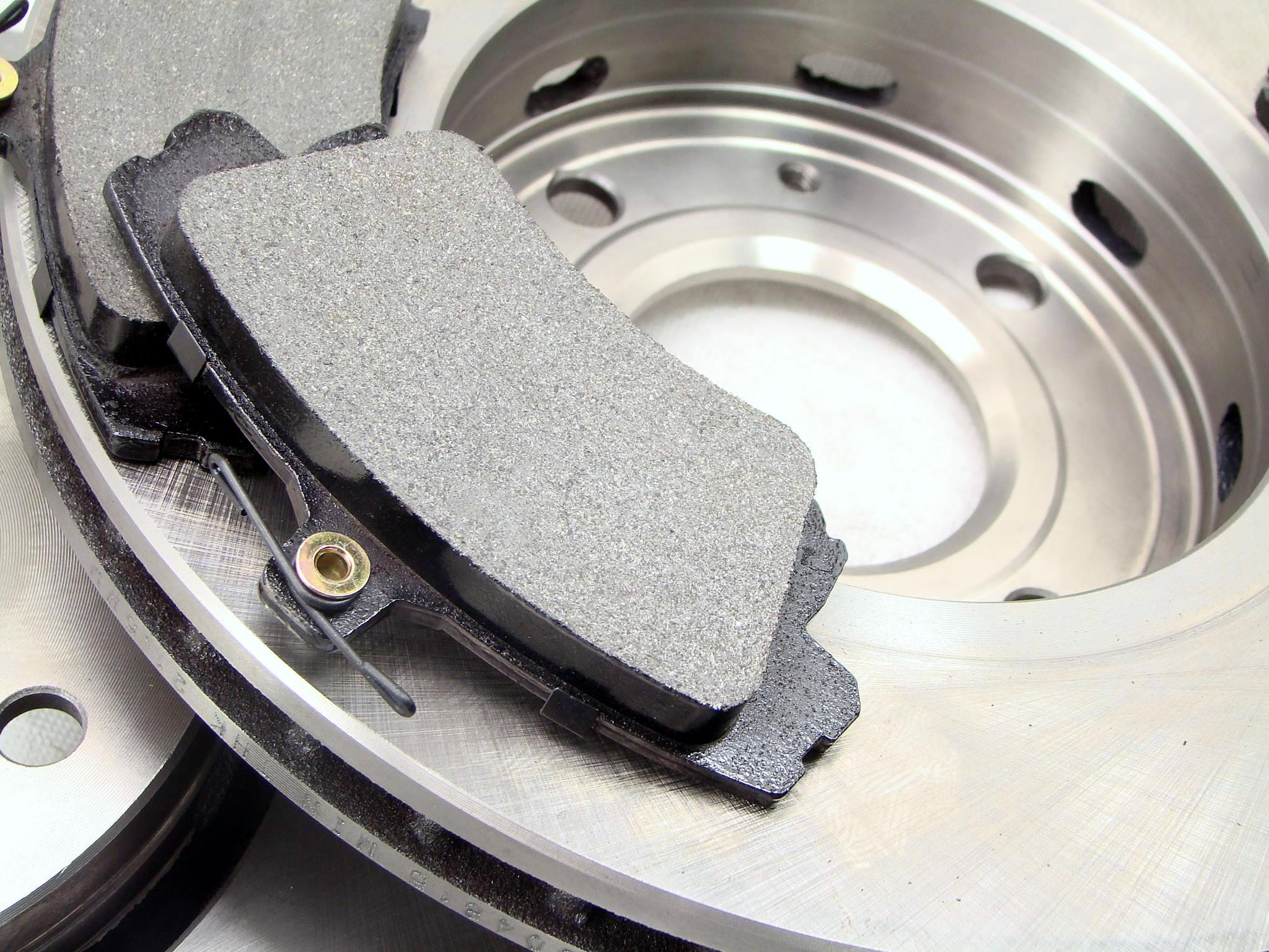 Tarcze x2 + klocki PRZÓD CARISMA VOLVO V40 S40 281MM Numer katalogowy części 004815x2,024822