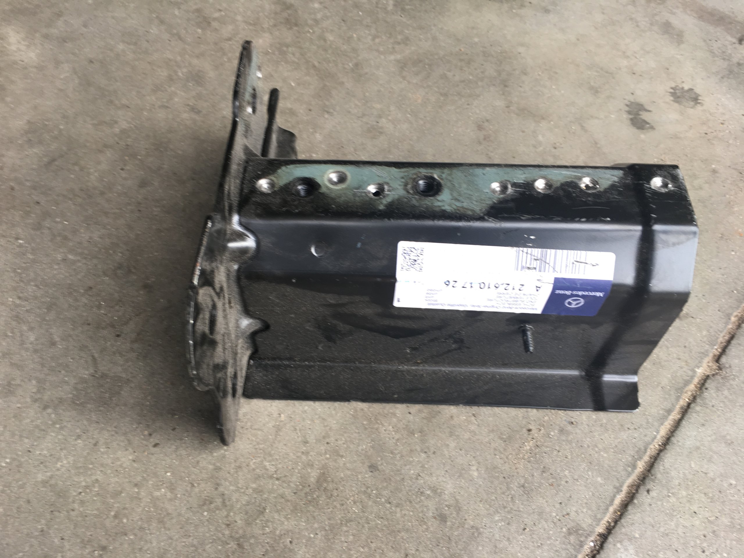 Лонжерон Mercedes W212 A2126101726