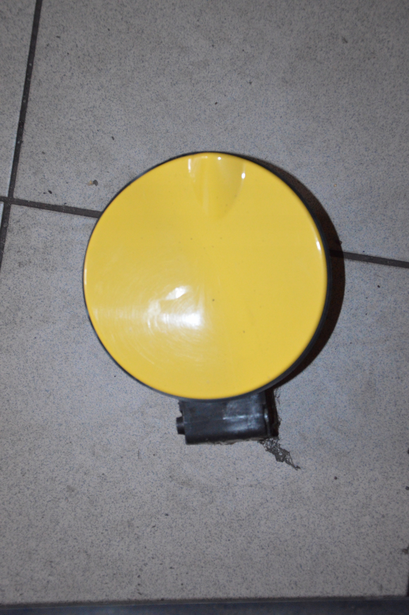 Klapka wlewu paliwa Alfa Romeo Mito 507