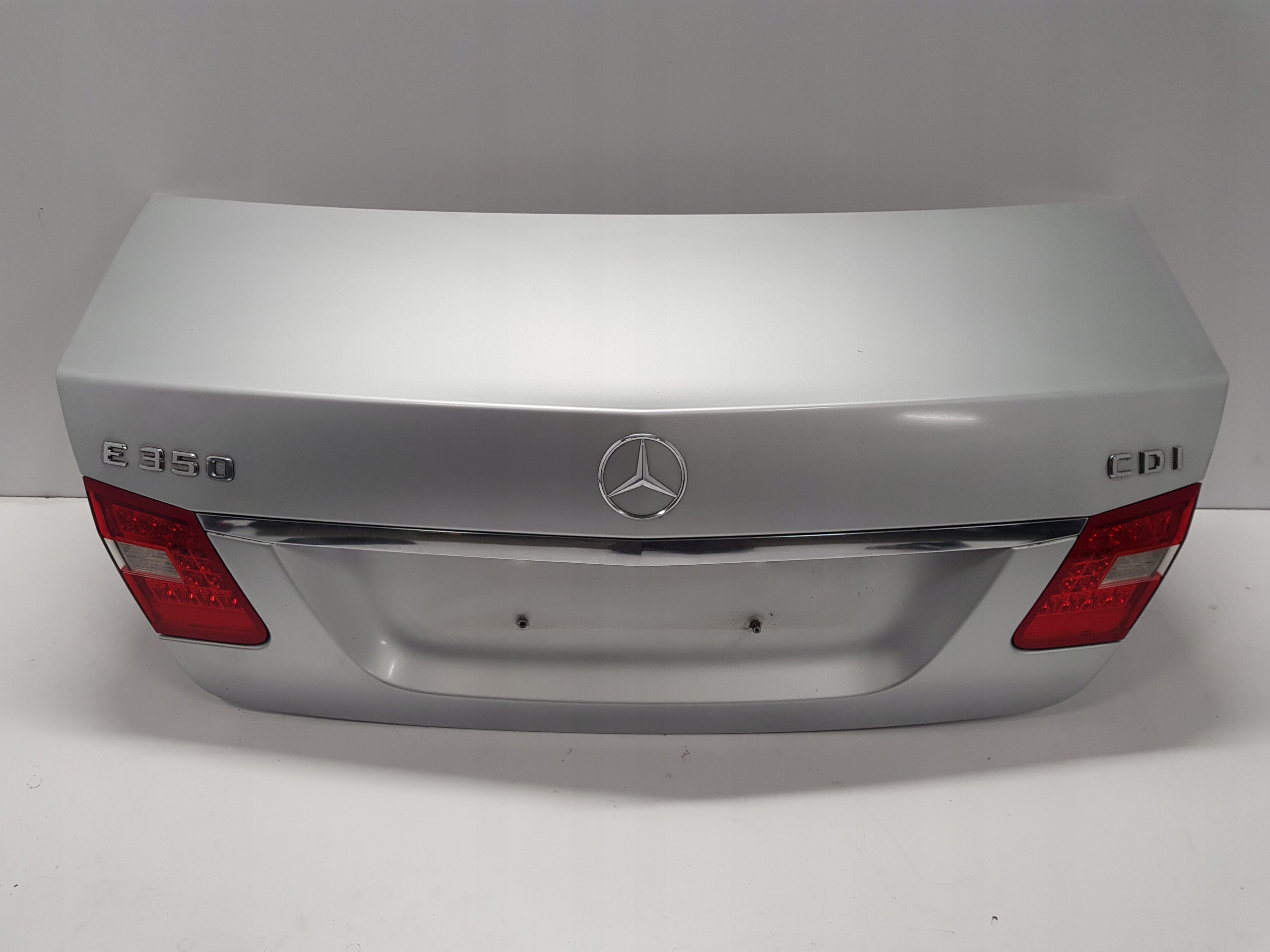 MERCEDES W212 SEDAN KLAPA BAGAŻNIKA 775