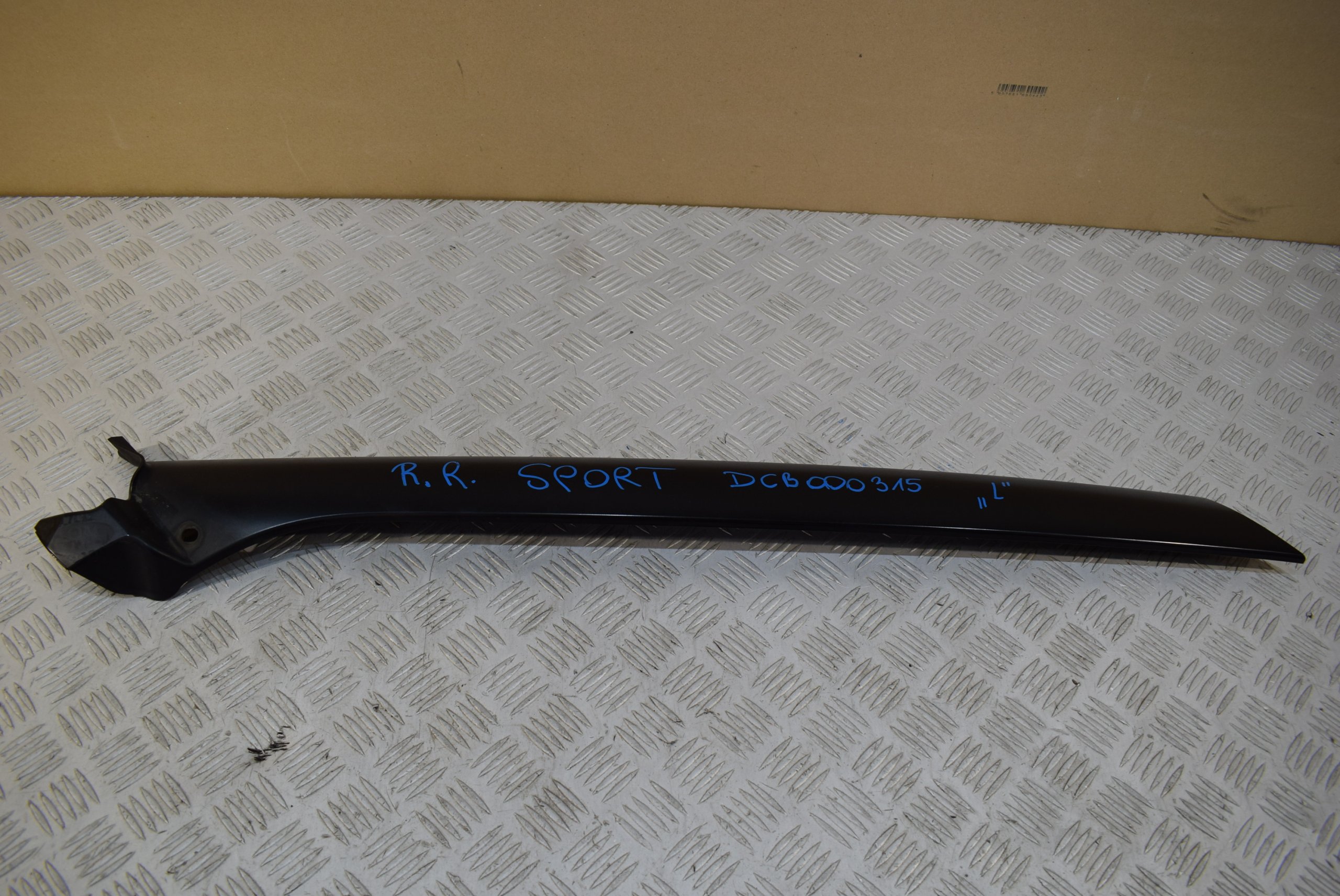 NAKŁADKA OSŁONA SŁUPKA LEWA RANGE ROVER SPORT 2006