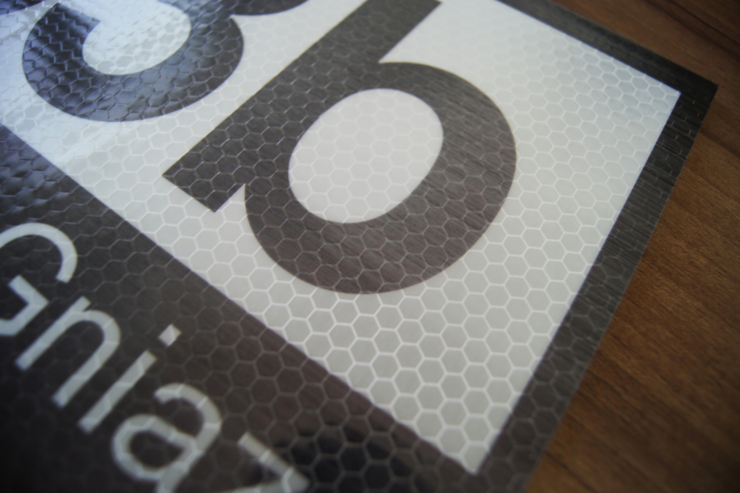 TABLICZKA ODBLASKOWA ADRES PLASTER 20x12,5 HIT! Wysokość produktu 12.5 cm