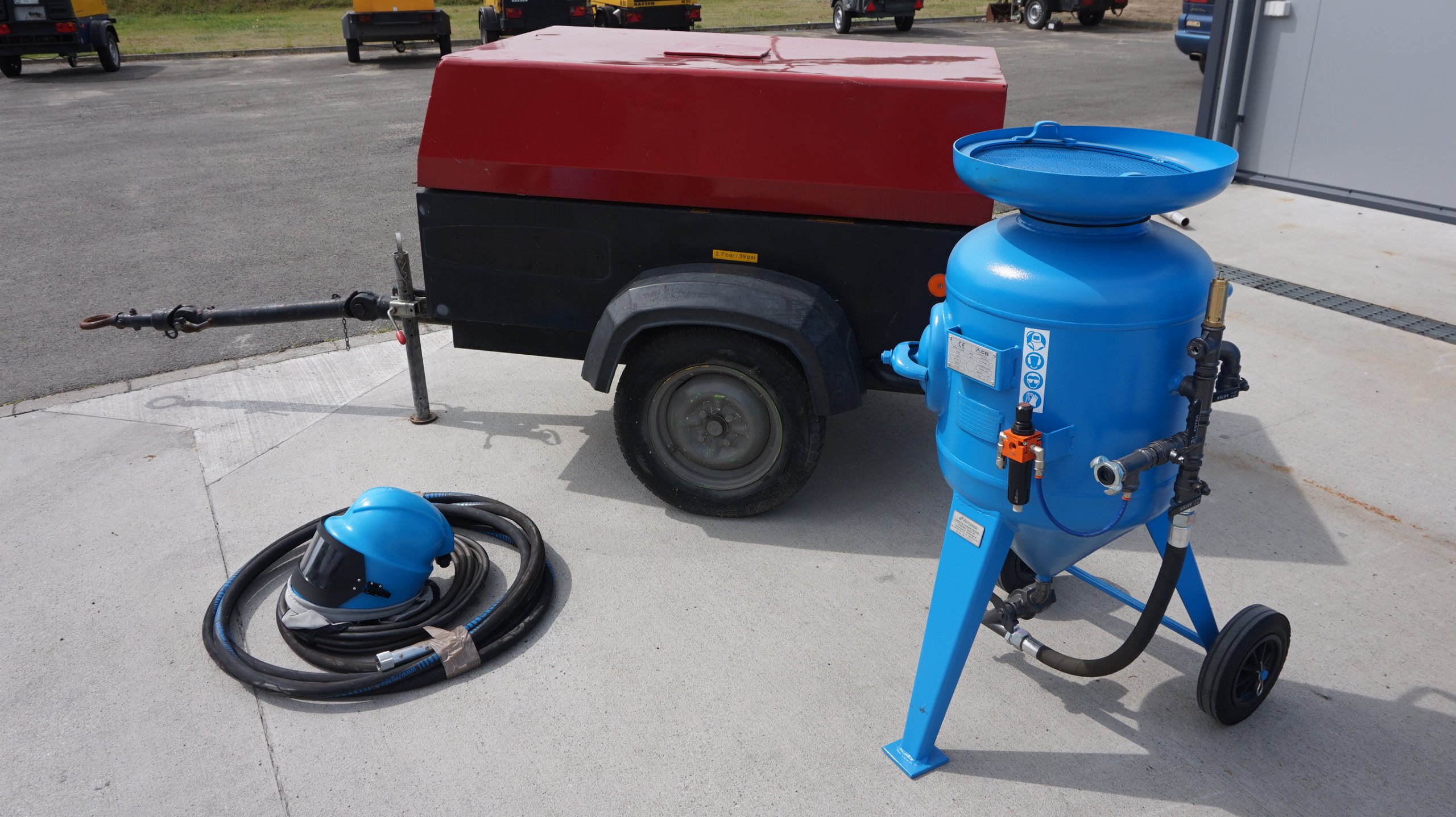 PRZEWOŹNY KOMPRESOR ATLAS COPCO XAS37 + PIASKARKA Marka Baug