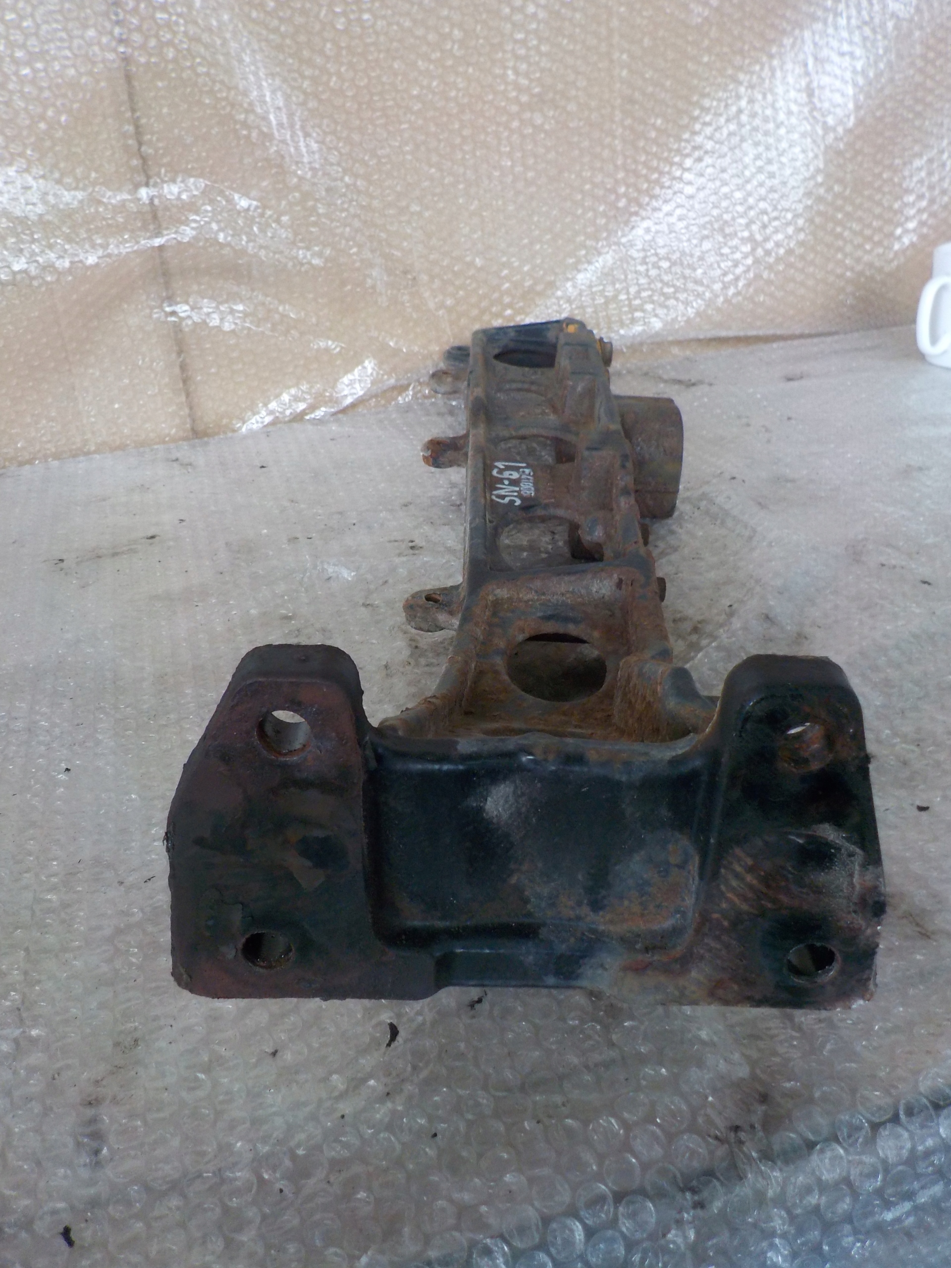 SCANIA R КРІПЛЕННЯ ГЛУШНИКА КАТАЛІЗАТОРА 1541006