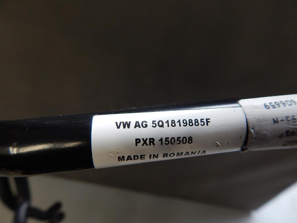 VW PASSAT B8 cijev prijenos vode 5Q1819885F