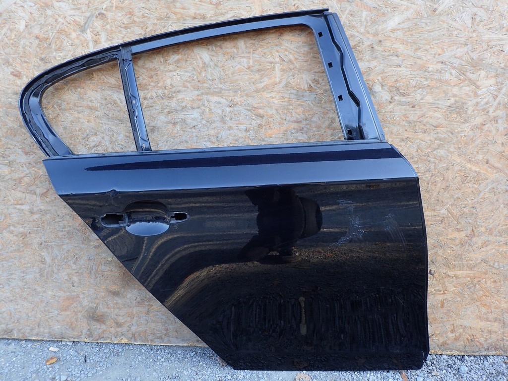 door right rear. right rear part BMW 1 E87 2004-2010R