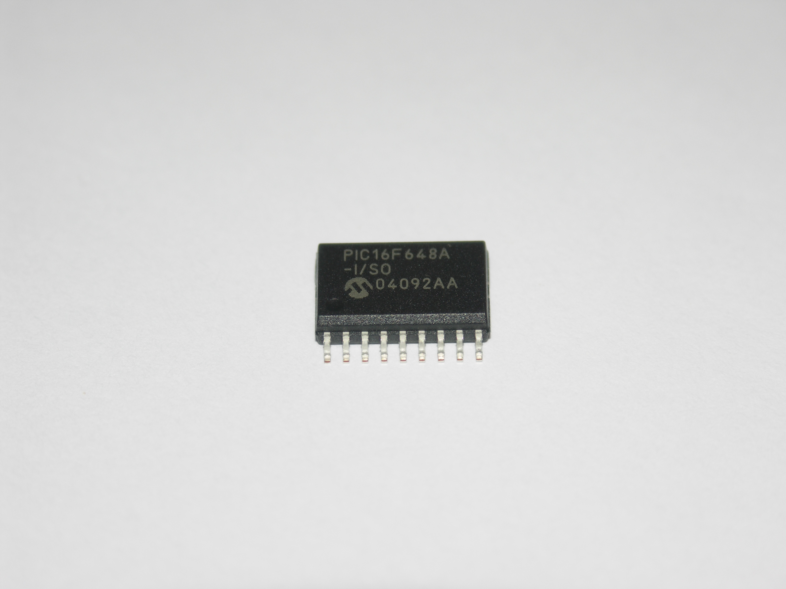 PIC16F648A-I/SO Mikrokontroler 20MHzSO18 MICROCHIP Symbol PIC16F648A-I/SO
