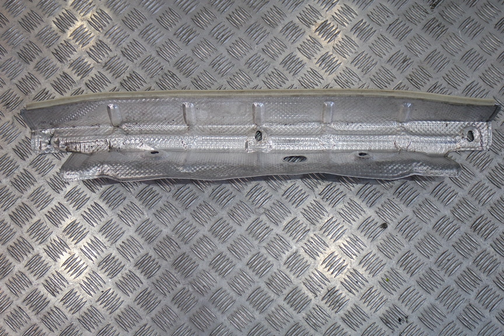 ТЕПЛОЗАХИСНИЙ ЕКРАН PORSCHE 991 99150547101