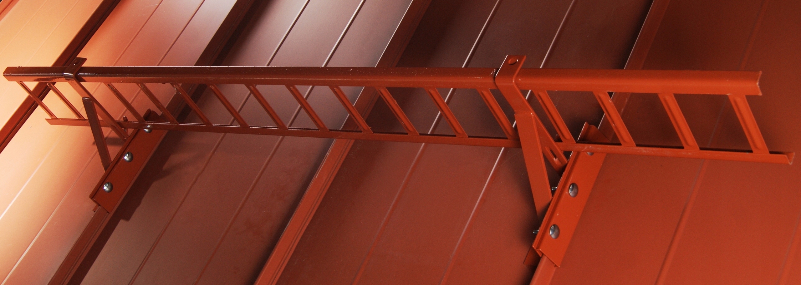 Płotek 1,5m 4 uchwyty kolor do rąbka stojącego Materiał stal ocynkowana