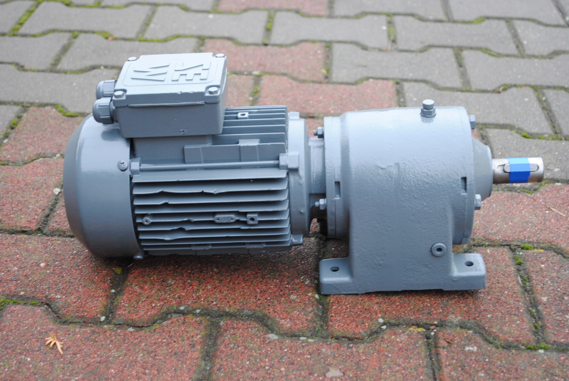 Motoreduktor 0.55kw. 260obr./min.. Firmy SEW Kod producenta 100105774397