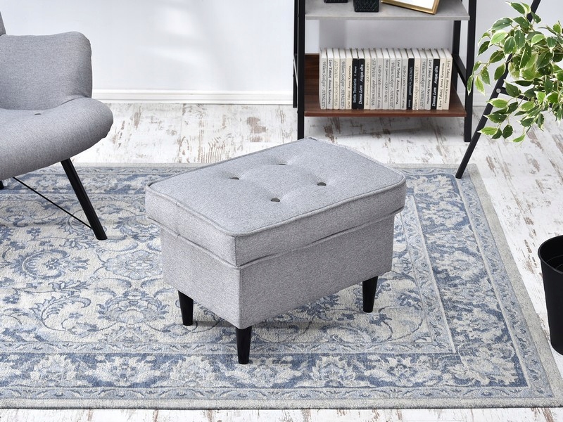 PUFA SKANDYNAWSKA DO FOTELA SALONU MIĘKKA Z GUZIKAMI NA NOGACH MALMO SZARA Marka Mebel-Partner