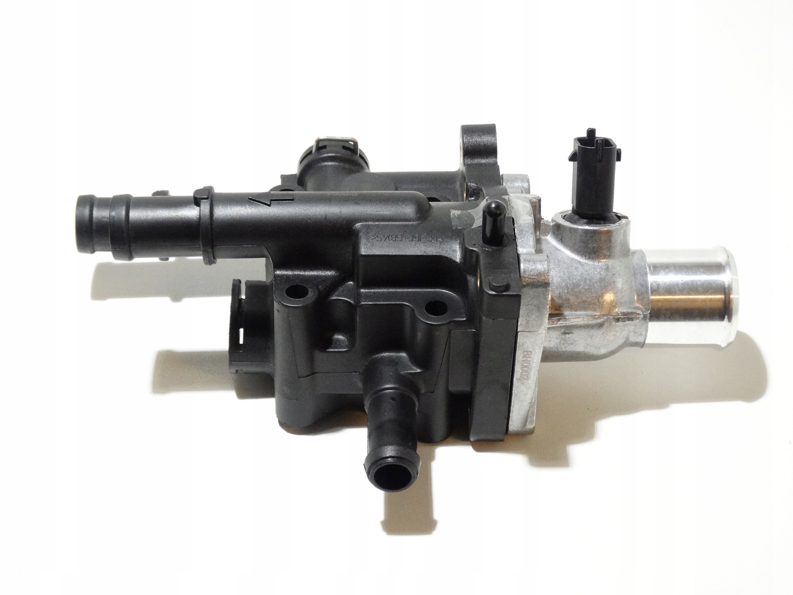 NOWY TERMOSTAT Z OBUDOWĄ OPEL ASTRA J 1.6 1.8 Producent części RD