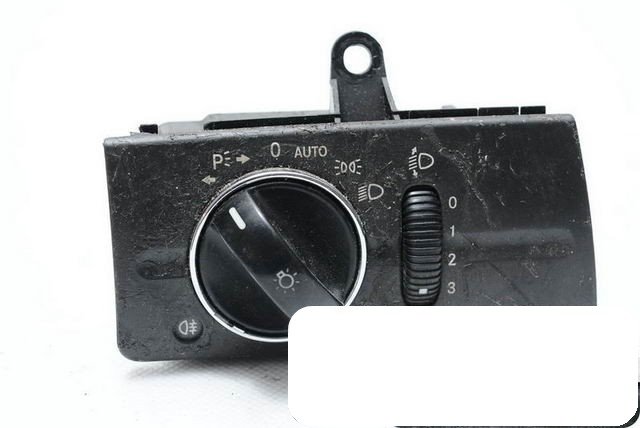 PRZELACZNIK SWIATEL MERCEDES W211 2115450304