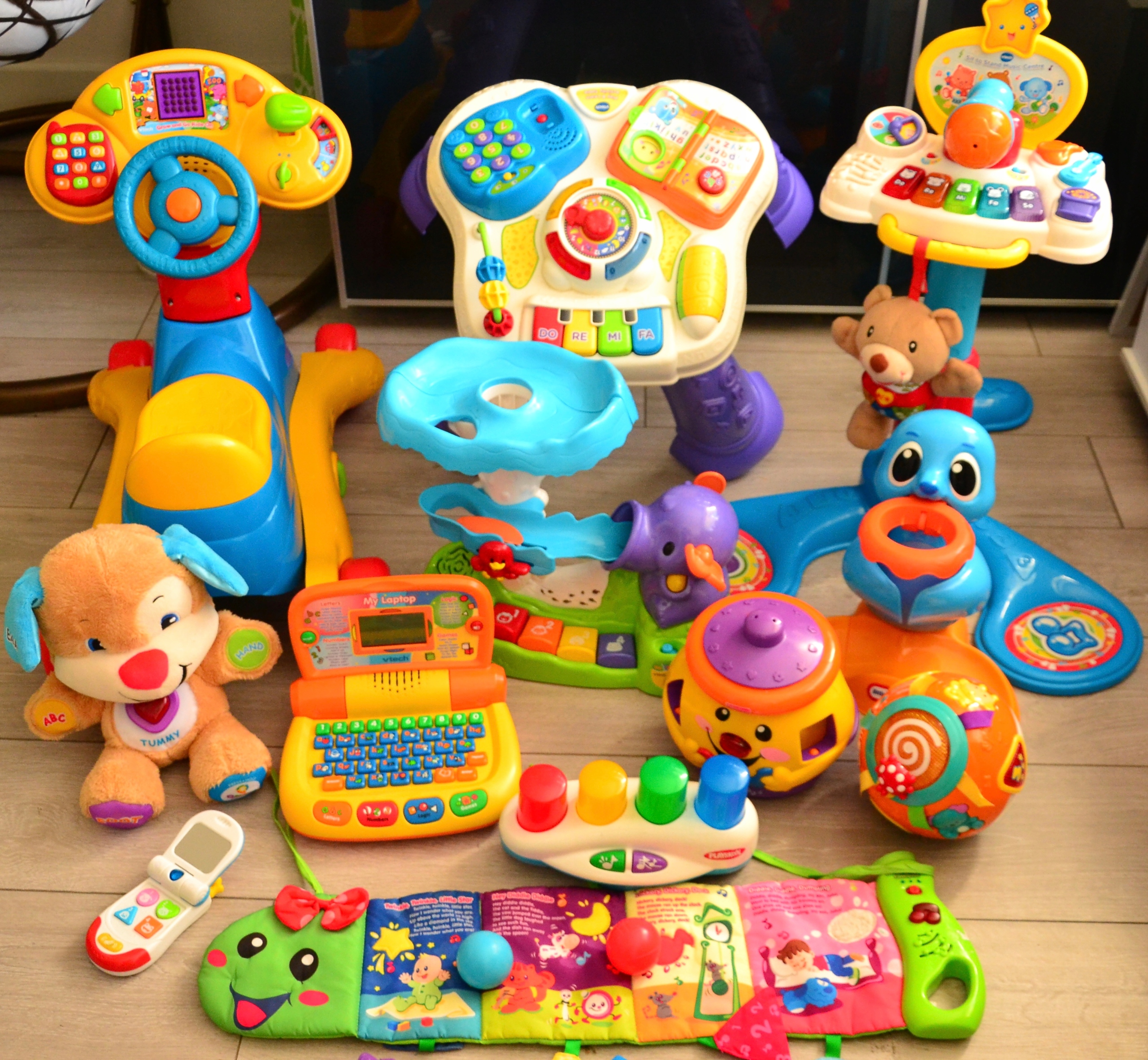 Zestaw Zabawek Z Uk Fisher Price I Inne Na Prezent 7711767204