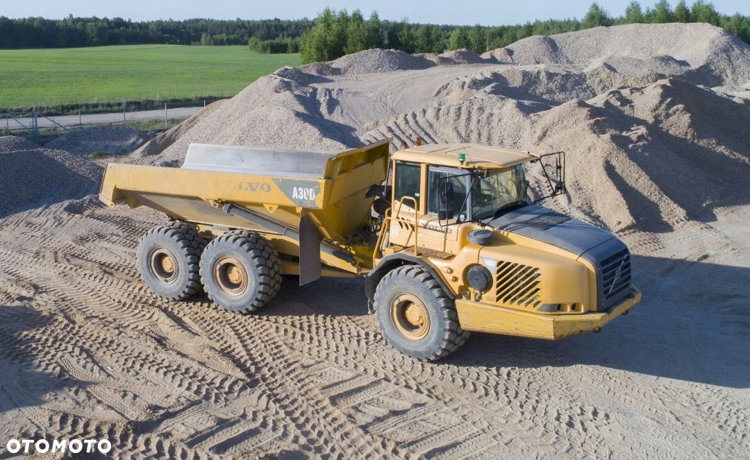 сочлененный самосвал комацу 60 тонн. машинист сочлененного самосвала вахта свежие вакансии. камаз арктика сочлененный. карьерный самосвал вольво а 25 д. шарнирно-сочлененный самосвал volvo.