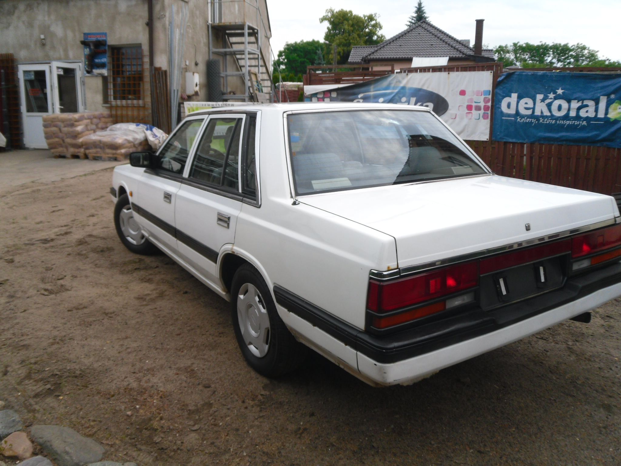 Nissan laurel stilov