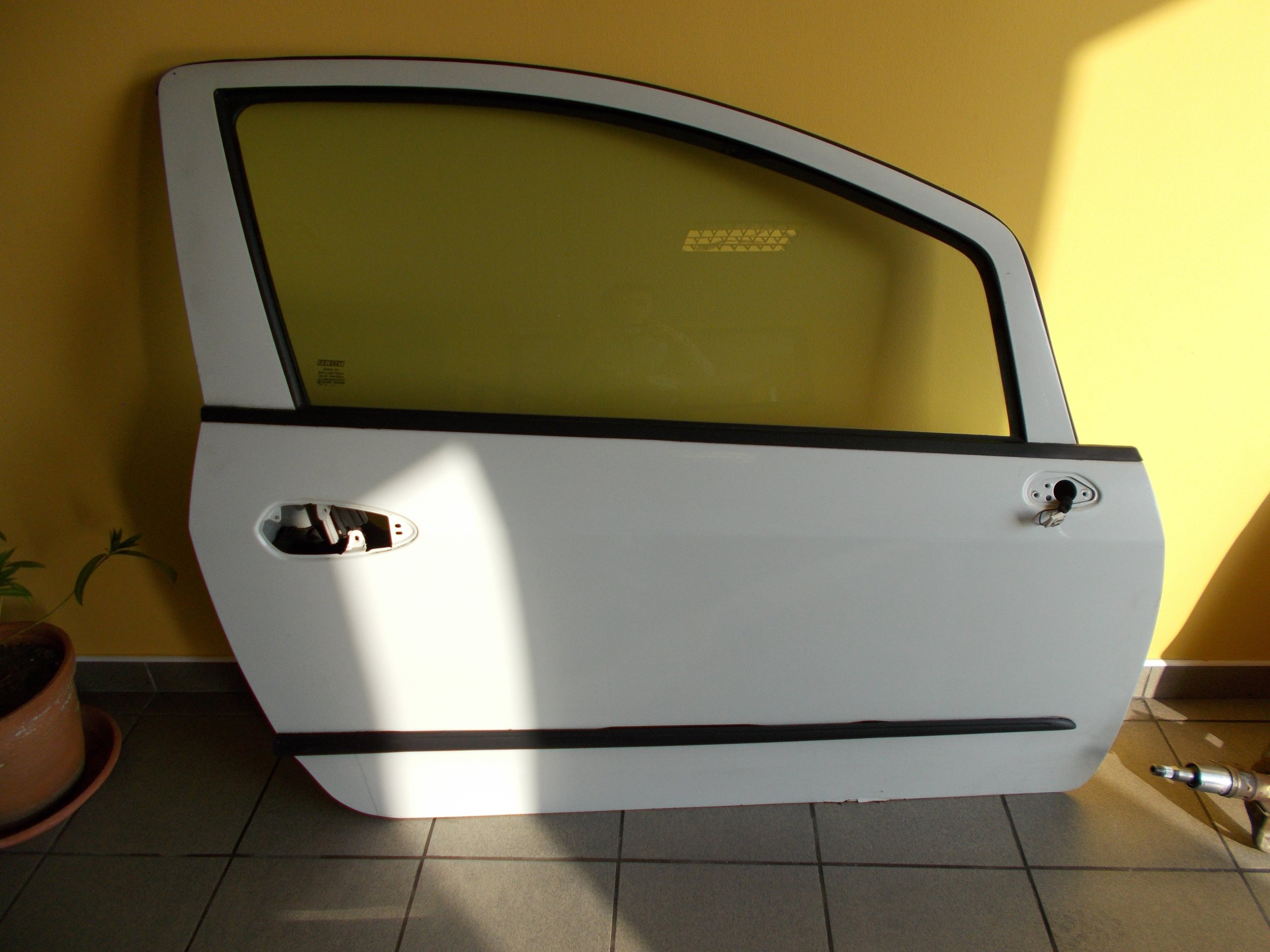 Fiat Grande Punto 3D. Drzwi prawe. Kod 296 7135945766