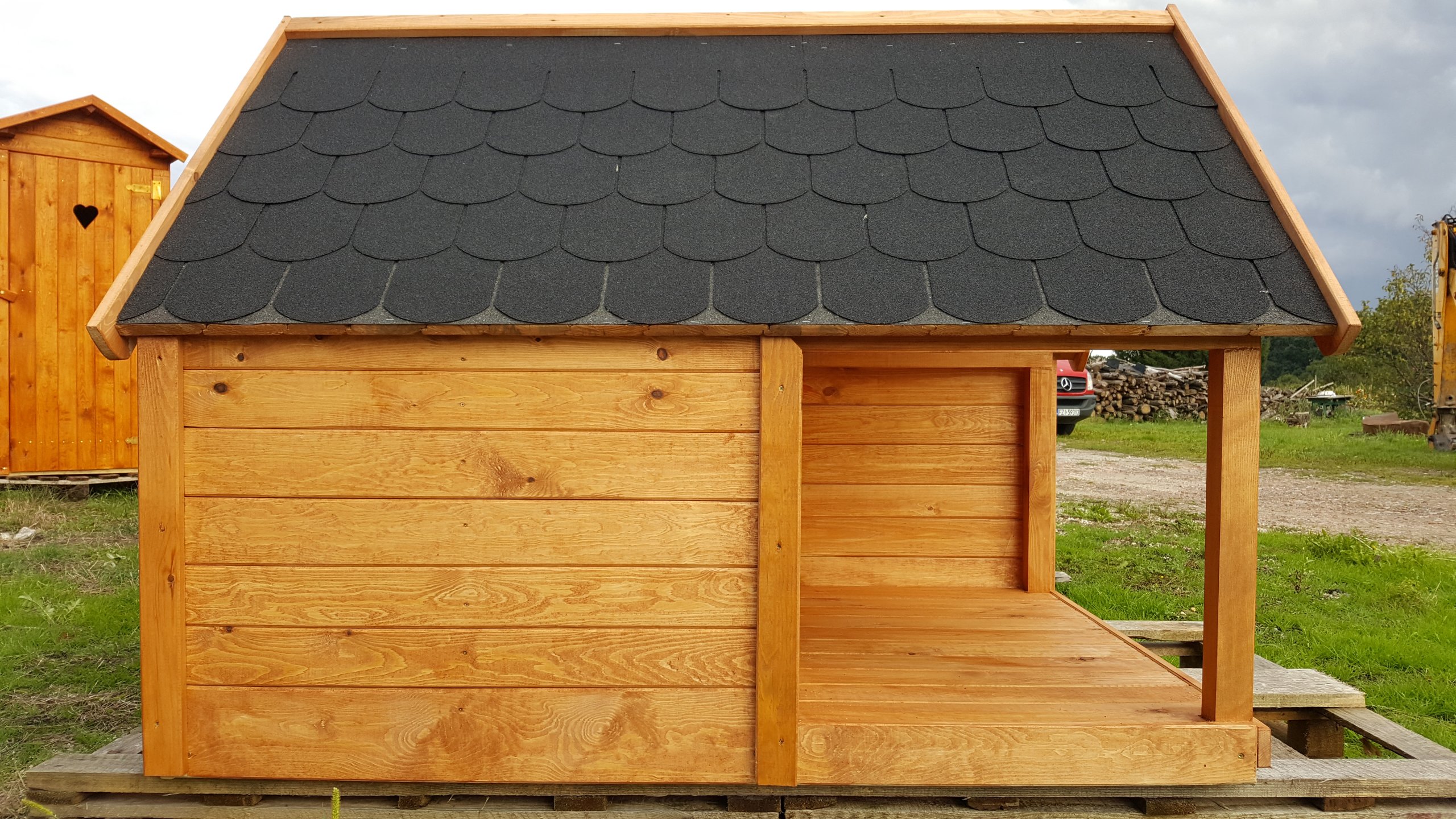 Buda z tarasem i podestem dla dużego psa XXL - 7048852596 - oficjalne