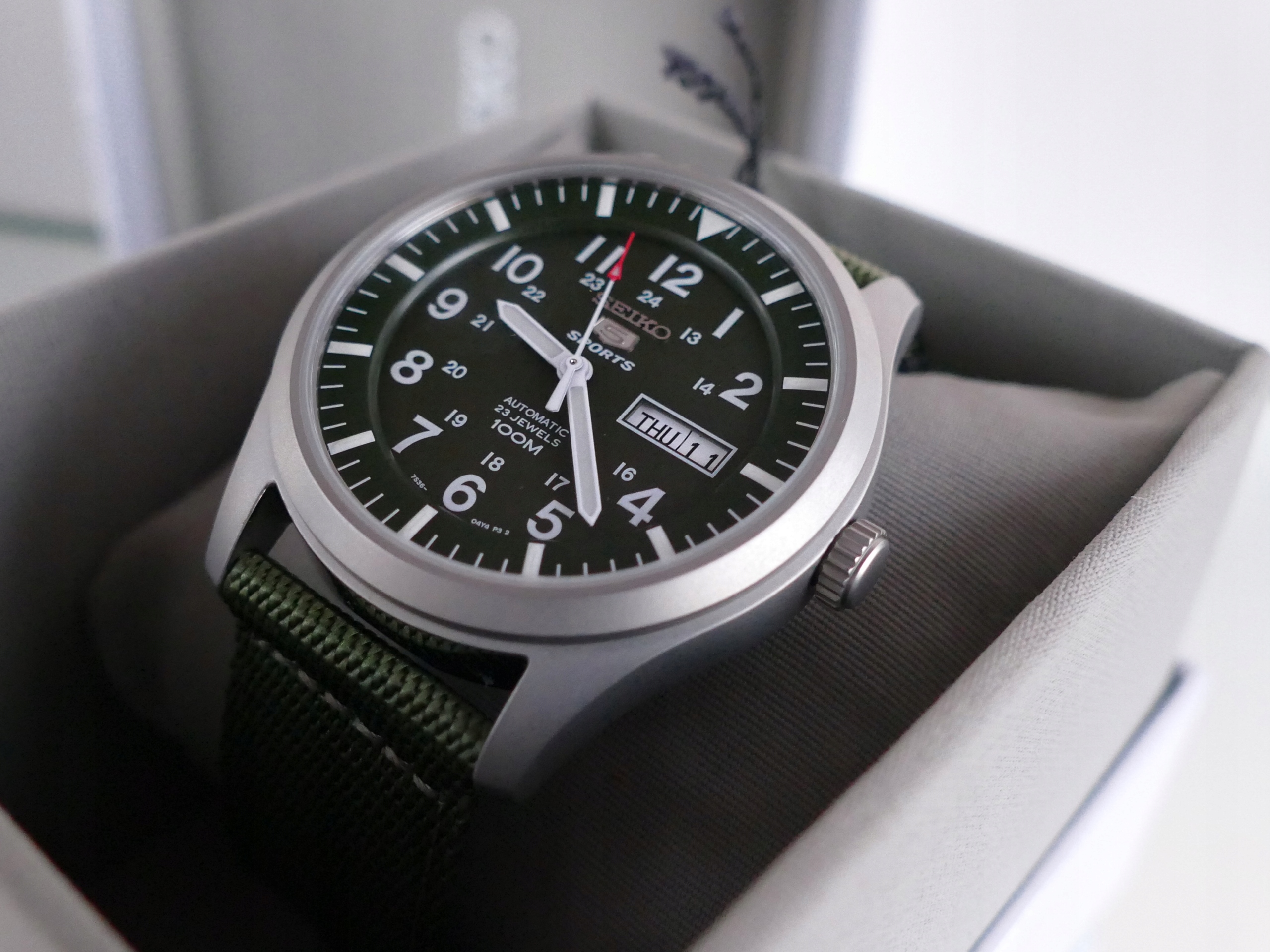 seiko 5 snzg09