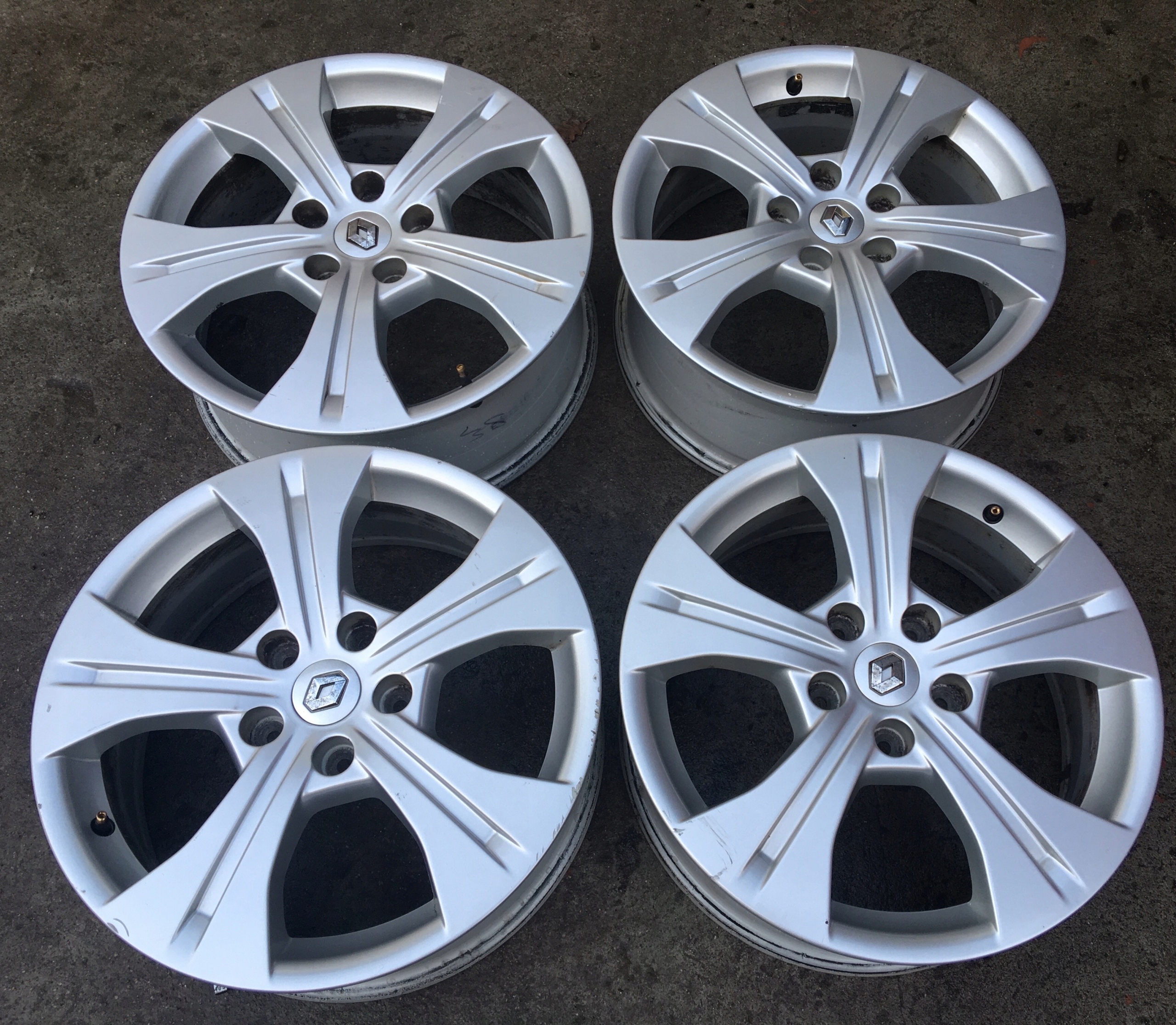 17 Renault Megane Gt 5X114 3 Felgi Aluminiowe