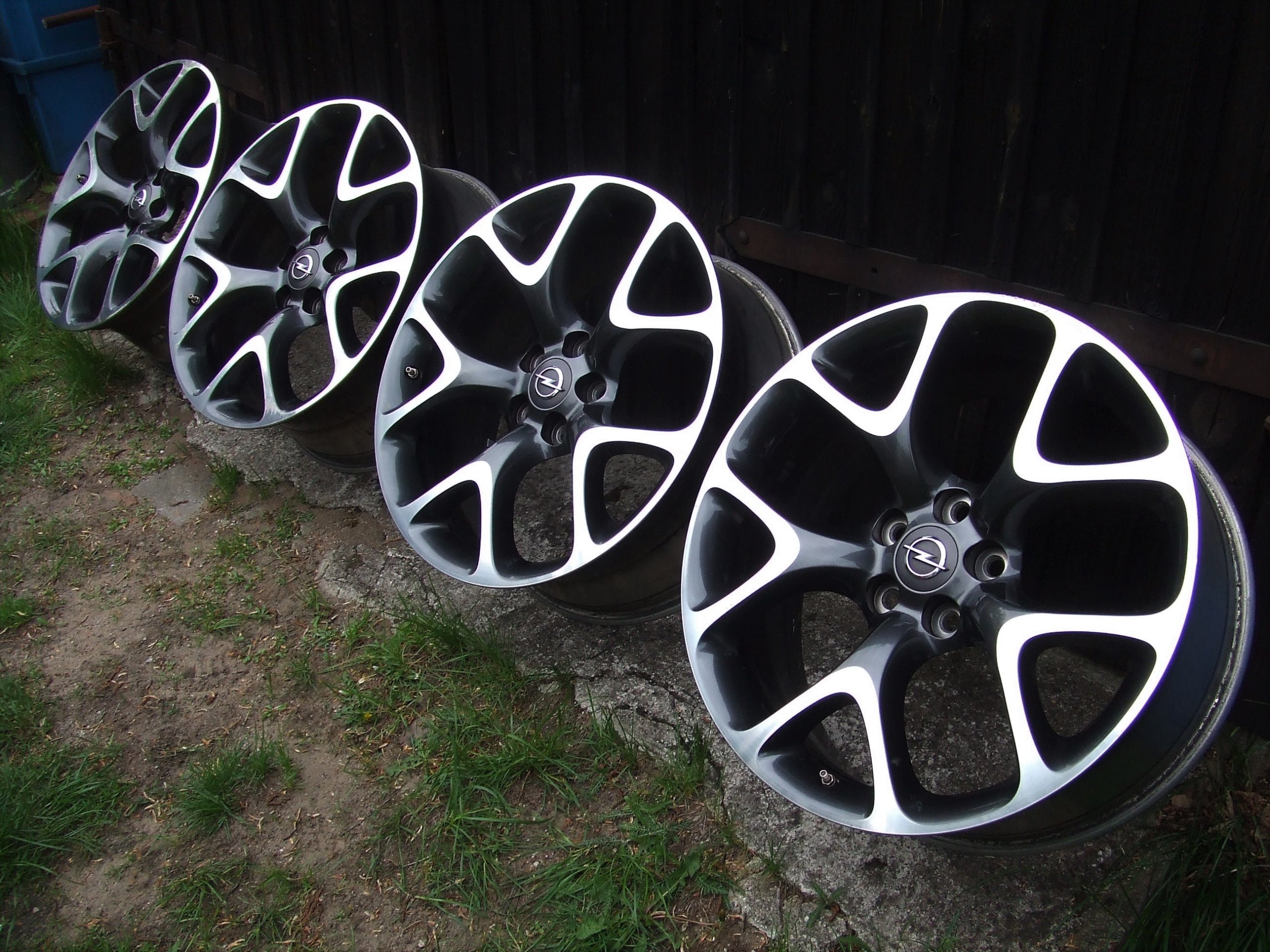 Opel Insignia OPC GTC felgi alu 5x120 8.5Jx20 ET41 7467907414 oficjalne archiwum allegro