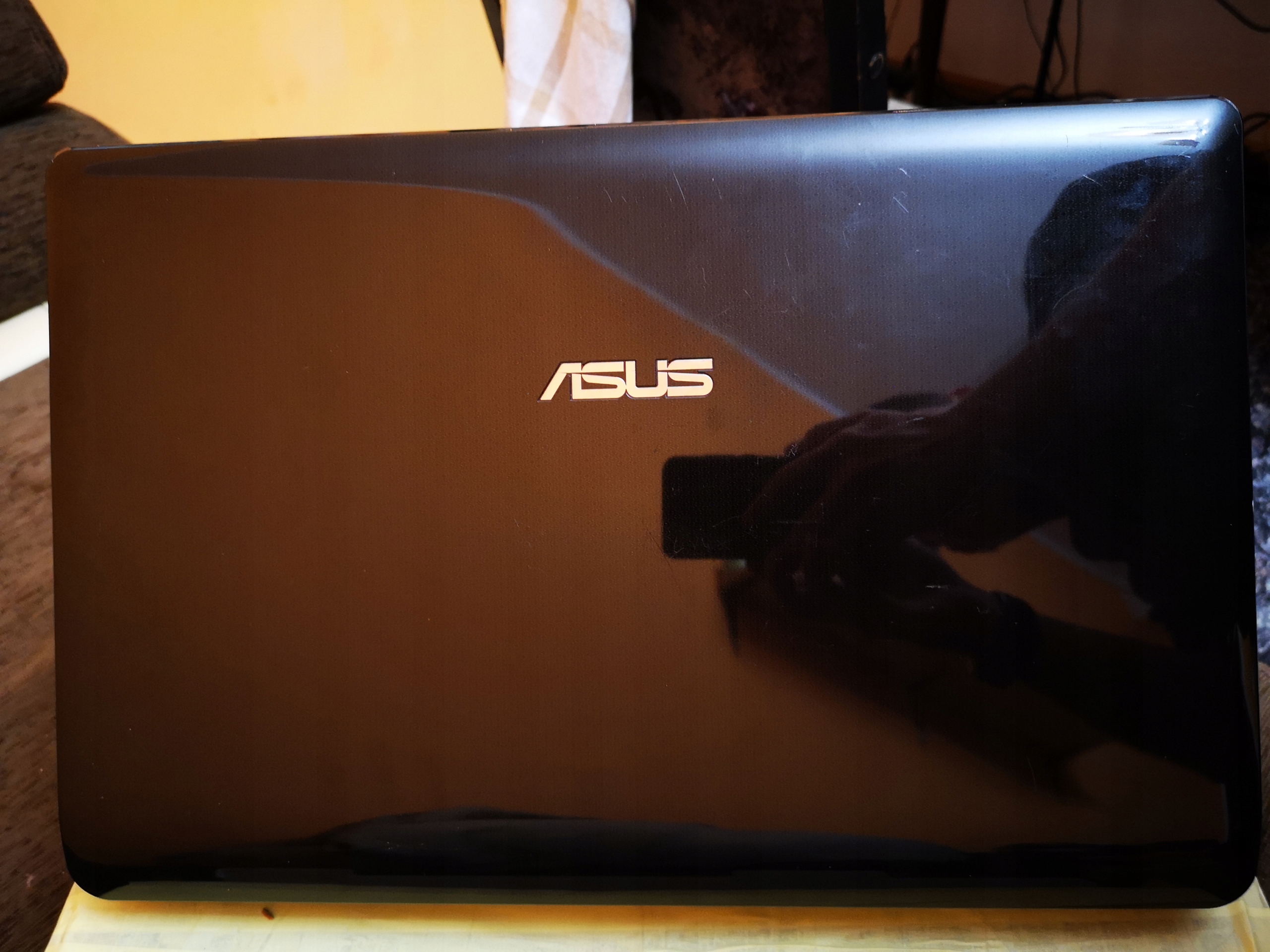 Asus k72d не включается