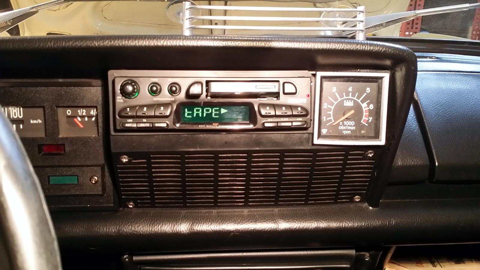 Radio kasetowe PHILIPS do klasyka Fiat 125p PRL