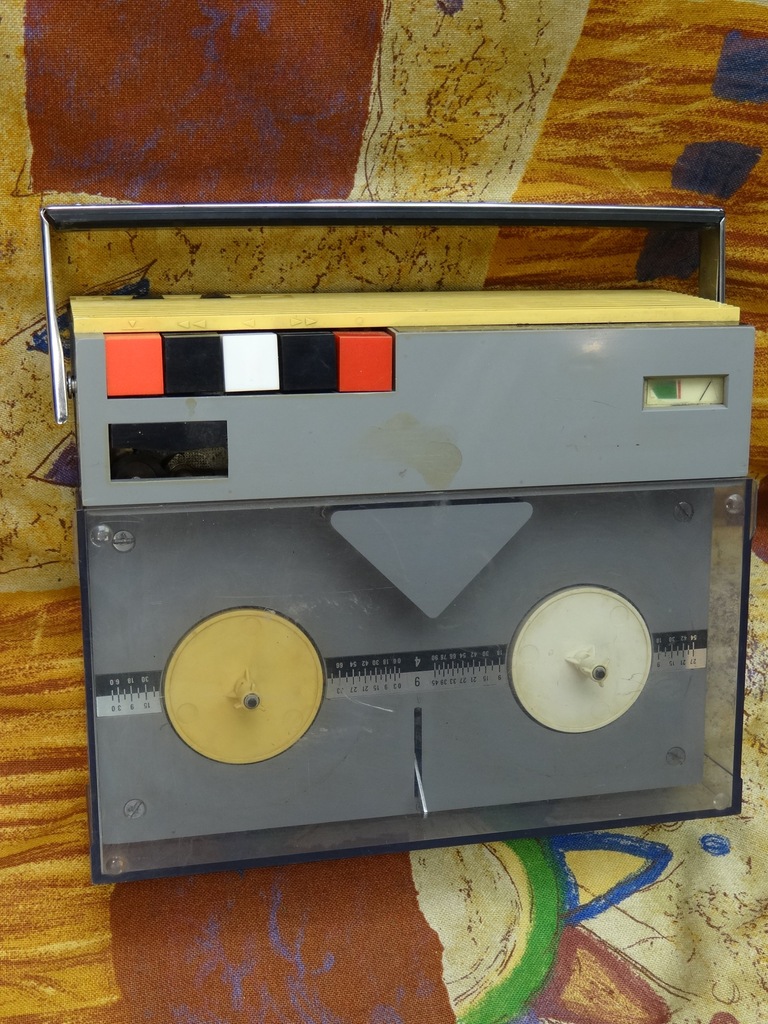 Przenośny magnetofon szpulowy TESLA Uran ANP401