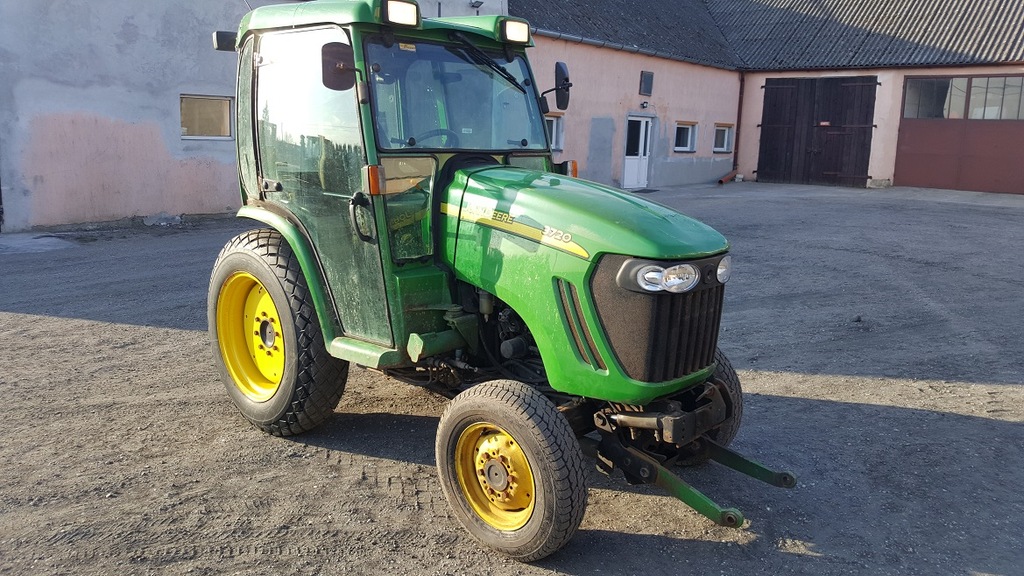 JOHN DEERE 3720 4x4 44PS SADOWNIK KOMUNALNY OKAZJA