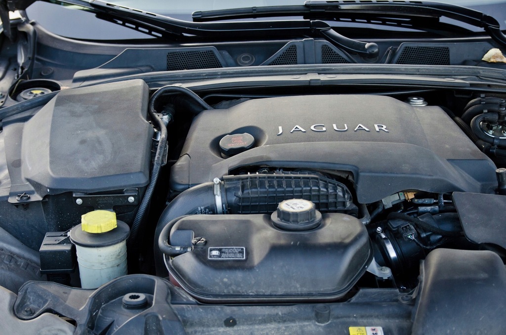 Jaguar XF (2010r),3000cm2, Diesel,211KM,Uszkodzony