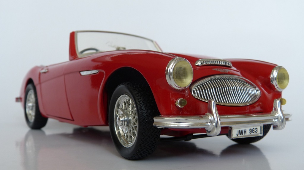 Model 1:18 ERTL 1961 Austin Healey 3000 Mark II