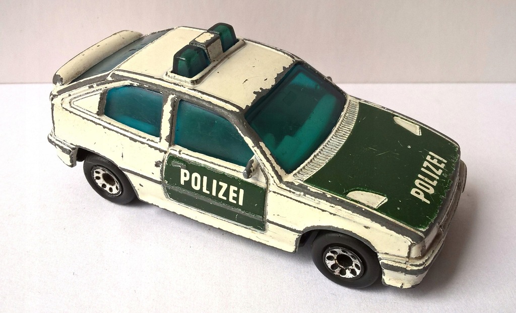 MATCHBOX-OPEL KADETT GSi POLIZEI
