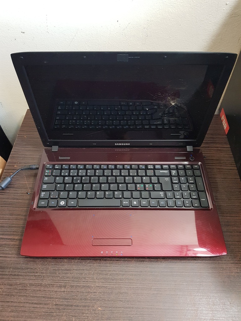 SAMSUNG R580! USZKODZONA MATRYCA ! OD 1ZŁ!
