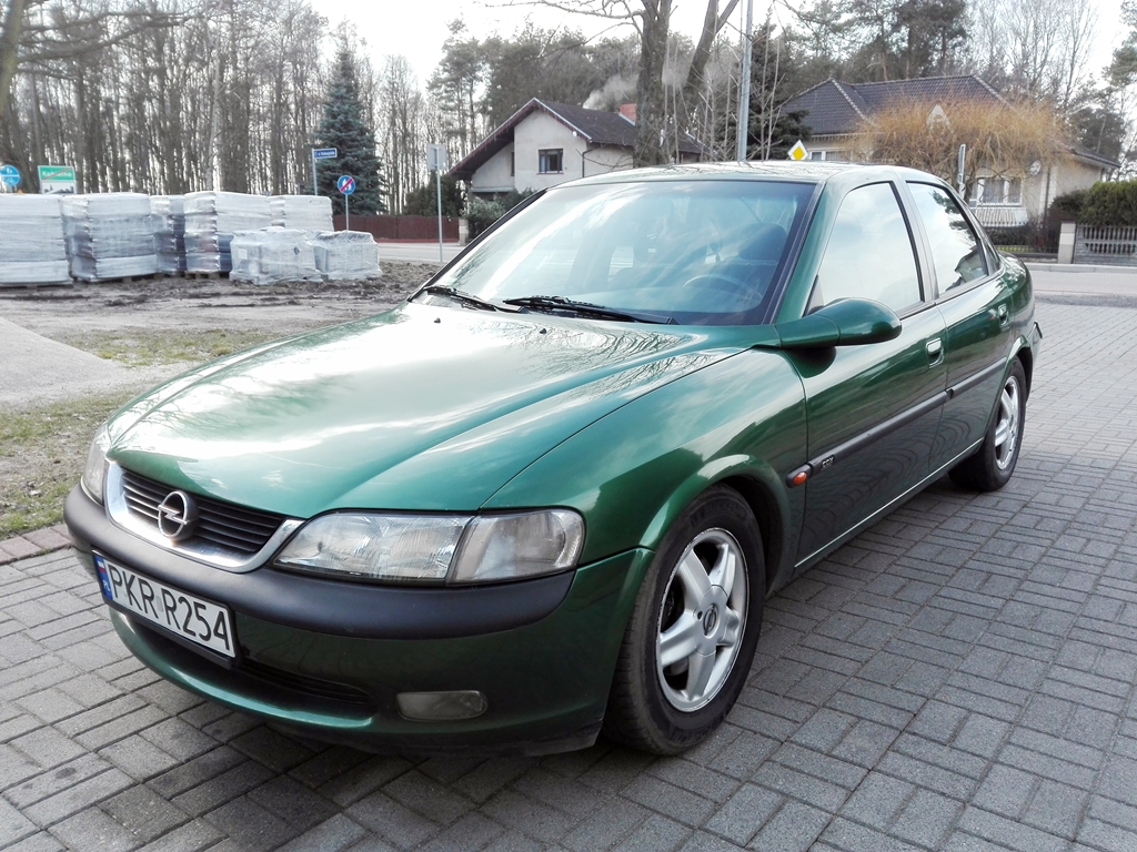 OPEL VECTRA B WERSJA CDX 2.5 V6 170KM