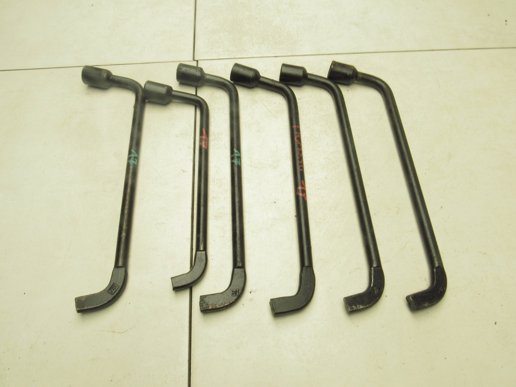 KLUCZ DO KÓŁ CITROEN XSARA PICASSO 99-10 17 MM