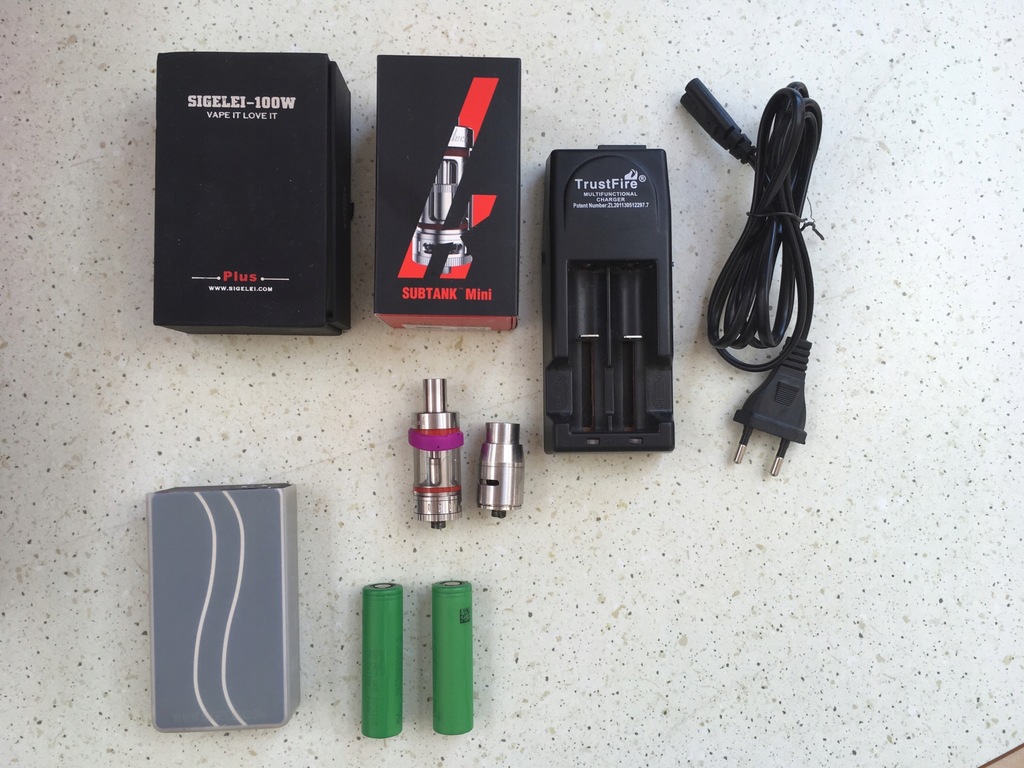 E papieros Sigelei 100w plus ,subtank mini,doge v2