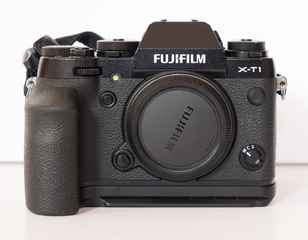 Fujifilm X-T1 body + grip X-T1