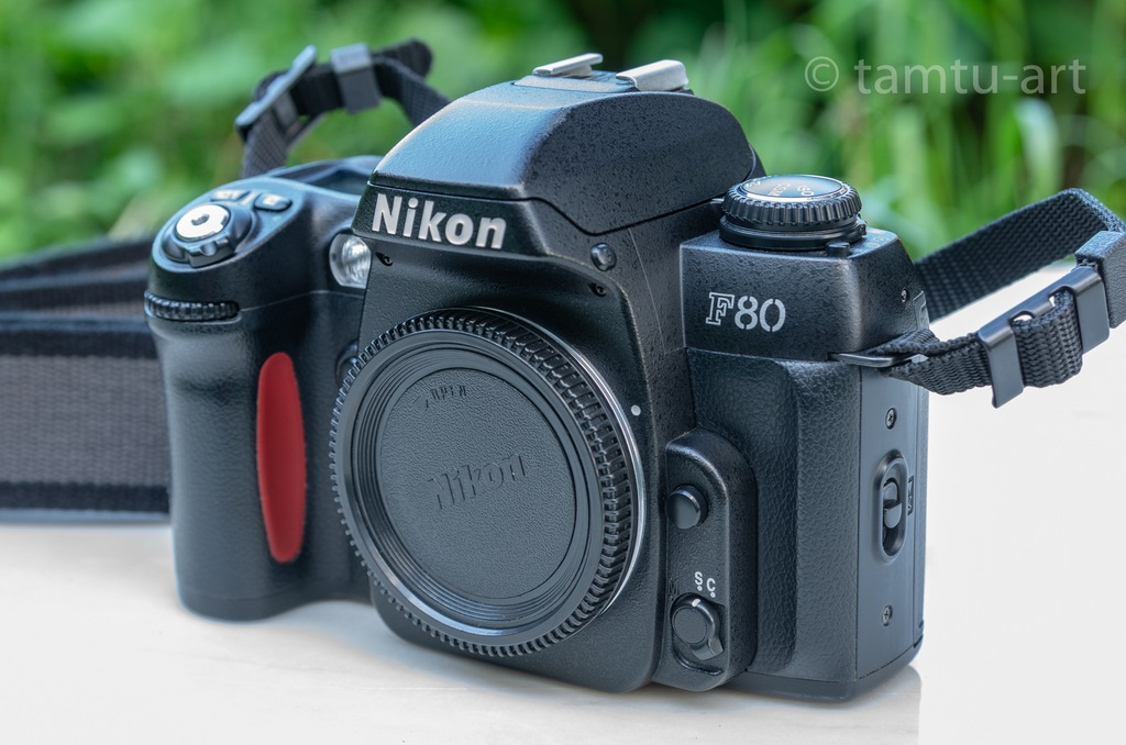 Nikon F80 Lustrzanka analogowa - Stan bardzo dobry