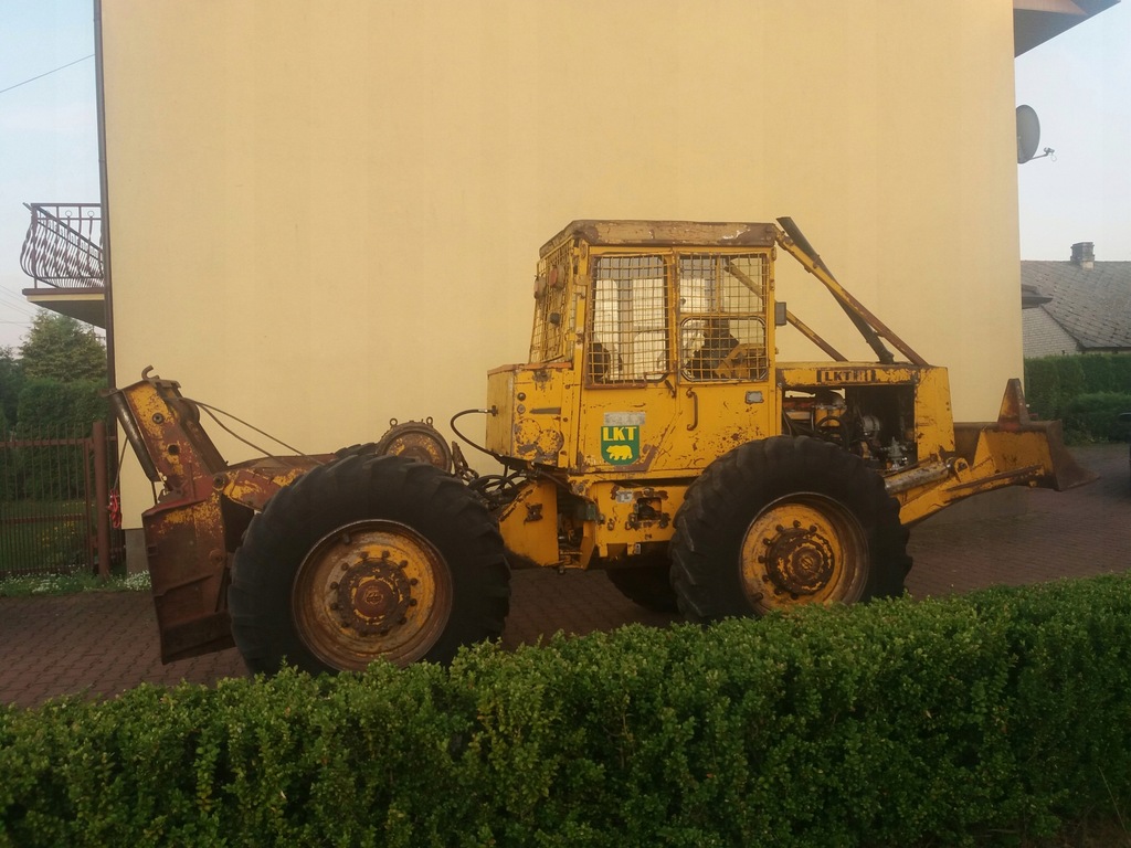 CIĄGNIK LEŚNY LKT 81 TURBO