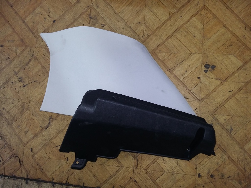 Plastik słupka prawy tył tylny Fiat Grande punto